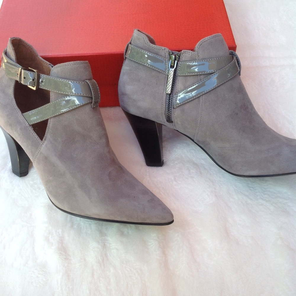 NWT Donald J Pliner booties